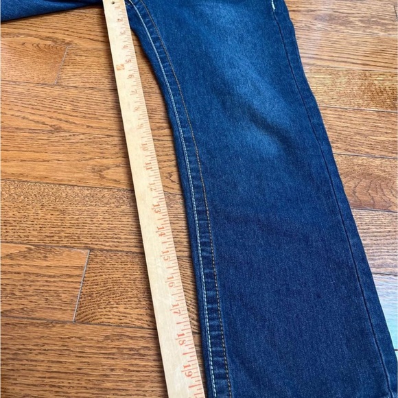 2 Youth Dark wash true religion jeans - Picture 8 of 9